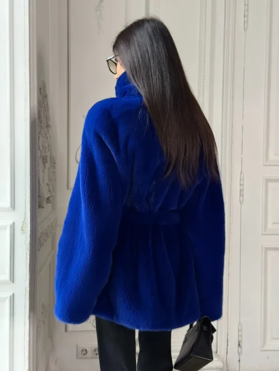Полушубок из меха премиальной плюшевой норки Electric Blue