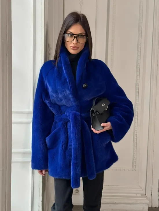 Полушубок из меха премиальной плюшевой норки Electric Blue