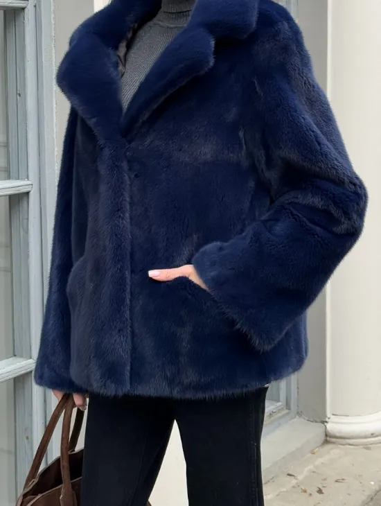 Синий норковый полушубок с английским воротником