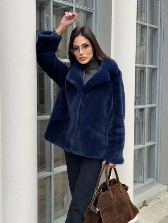 Синий норковый полушубок с английским воротником