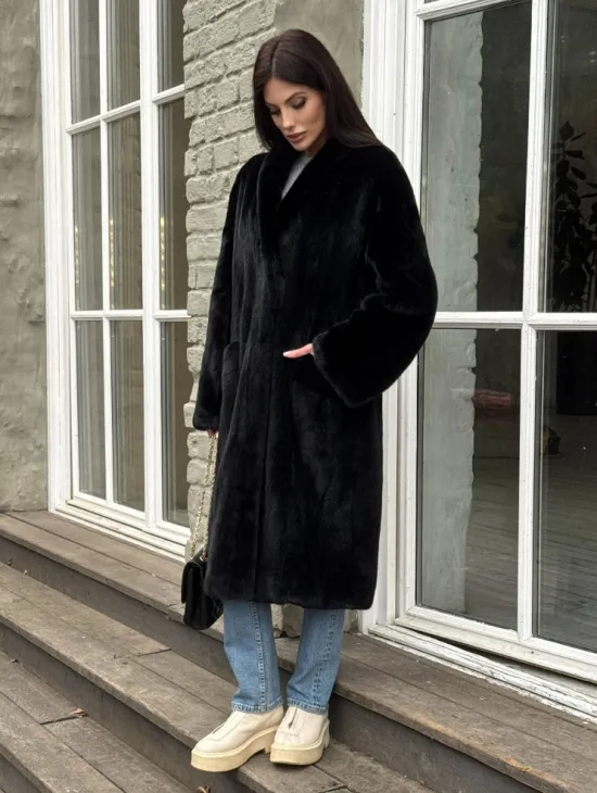 Шуба из норки Black в классической выкладке с воротником стойка-шаль