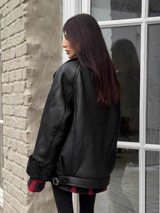 Винтажная куртка - дубленка «Total Black» с английским воротником на пуговицах