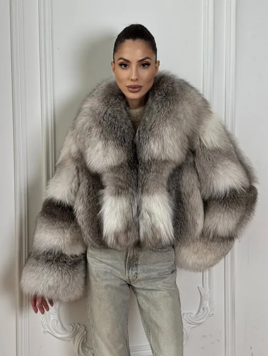 Женская короткая меховая куртка - шуба из натурального лисьего меха