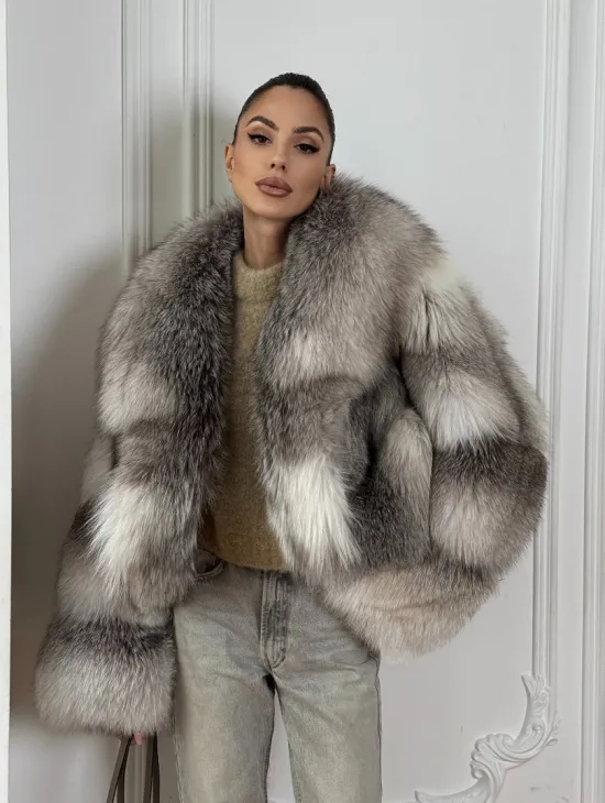 Женская короткая меховая куртка - шуба из натурального лисьего меха