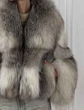 Женская короткая меховая куртка - шуба из натурального лисьего меха