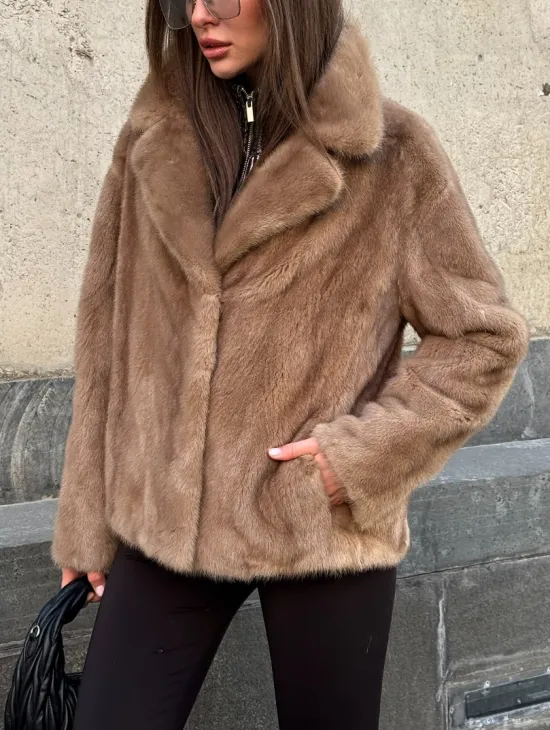 Короткий норковый жакет с английским воротником цвет пастель