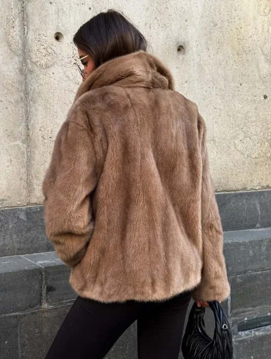 Короткий норковый жакет с английским воротником цвет пастель