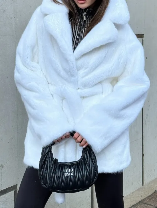 Белый норковый полушубок - кимоно с английским воротником