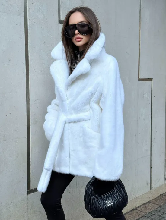 Белый норковый полушубок - кимоно с английским воротником