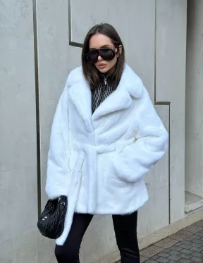 Белый норковый полушубок - кимоно с английским воротником