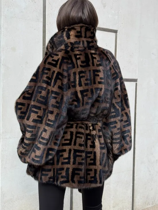 Шуба из плюшевой норки VELVET летучая мышь с черным принтом