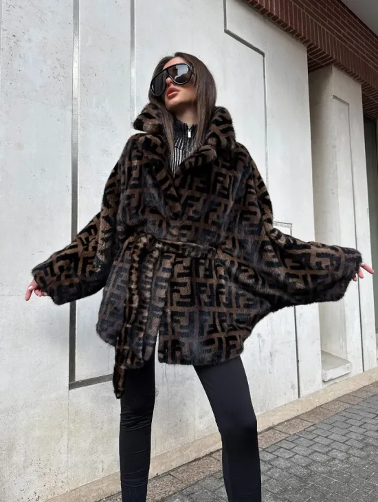 Шуба из плюшевой норки VELVET летучая мышь с черным принтом