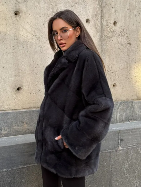 Полушубок норковый графит с английским воротником и манжетом