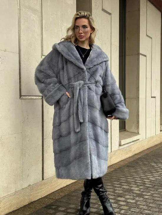 Удлиненная норковая шуба - кимоно с капюшоном