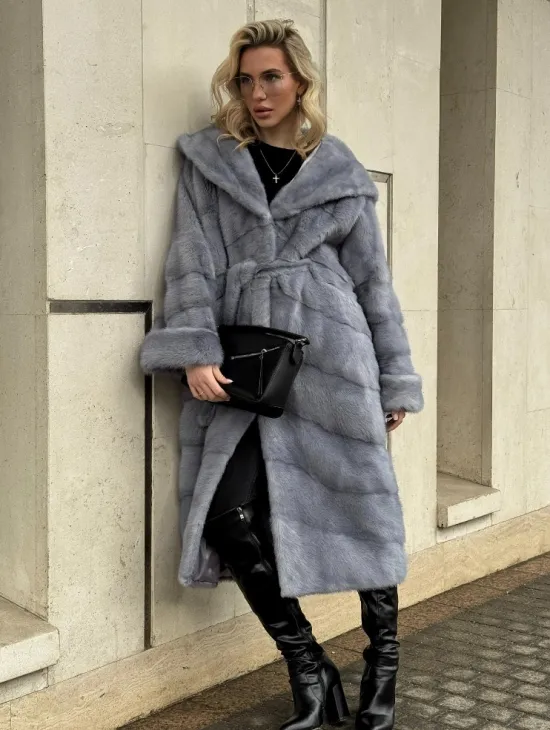 Удлиненная норковая шуба - кимоно с капюшоном