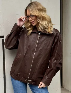 Коричневая кожаная курточка - бомбер на молнии