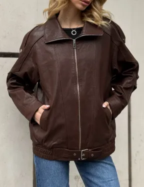 Коричневая кожаная курточка - бомбер на молнии