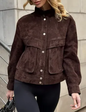 Укороченная замшевая куртка с накладными карманами