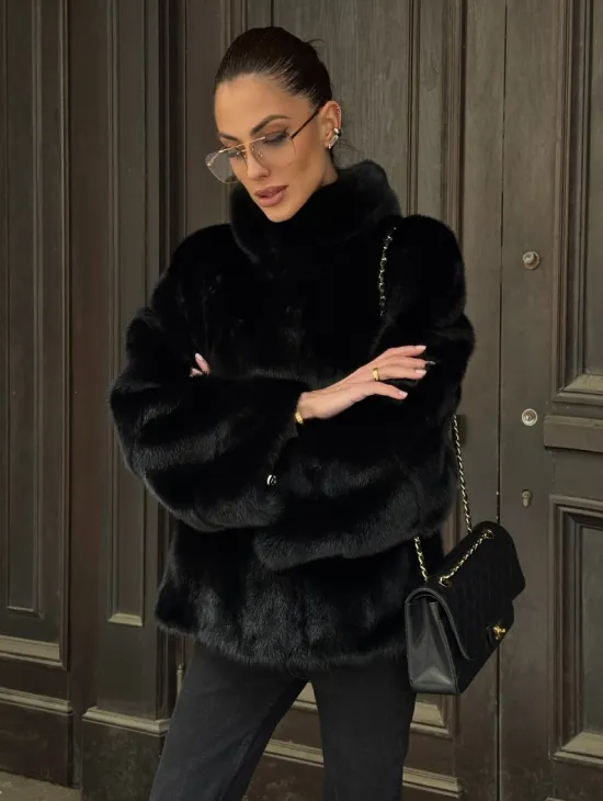Норковый полушубок черного цвет стойка воротник