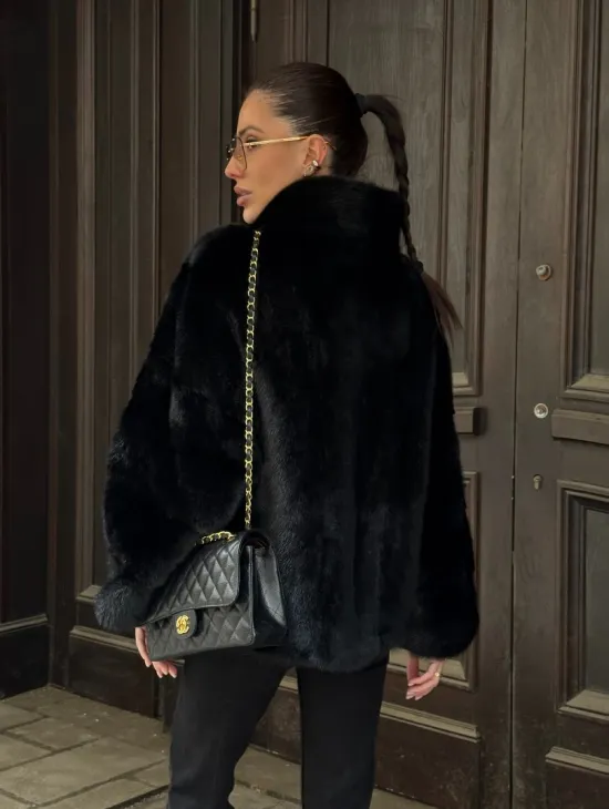 Норковый полушубок черного цвет стойка воротник