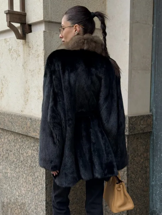 Черный норковый полушубок - кимоно с воротником из меха куницы
