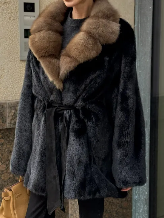 Черный норковый полушубок - кимоно с воротником из меха куницы