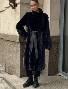 Шуба из плюшевой скандинавской норки в сине-черном цвете - стойка воротник