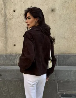 Демисезонная короткая замшевая куртка 