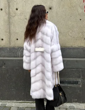 Белая норковая шуба с английским воротником