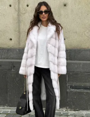 Белая норковая шуба с английским воротником