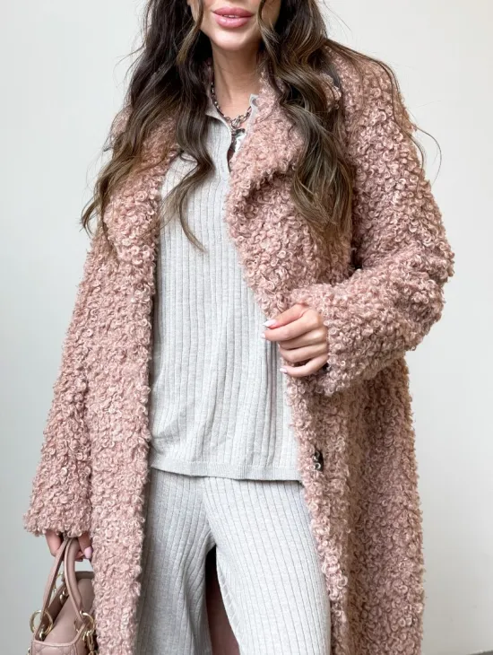 Шуба из экомеха в цвете пудра
