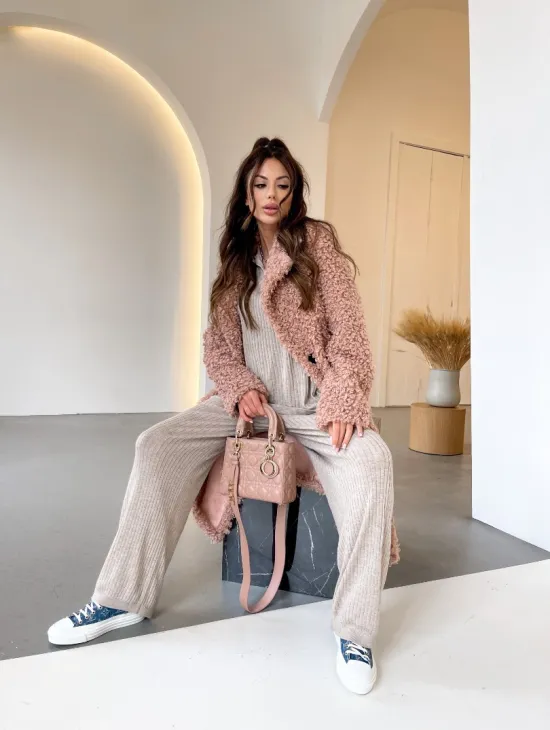 Шуба из экомеха в цвете пудра