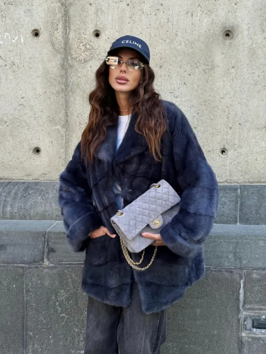 Короткая норковая шуба - автоледи