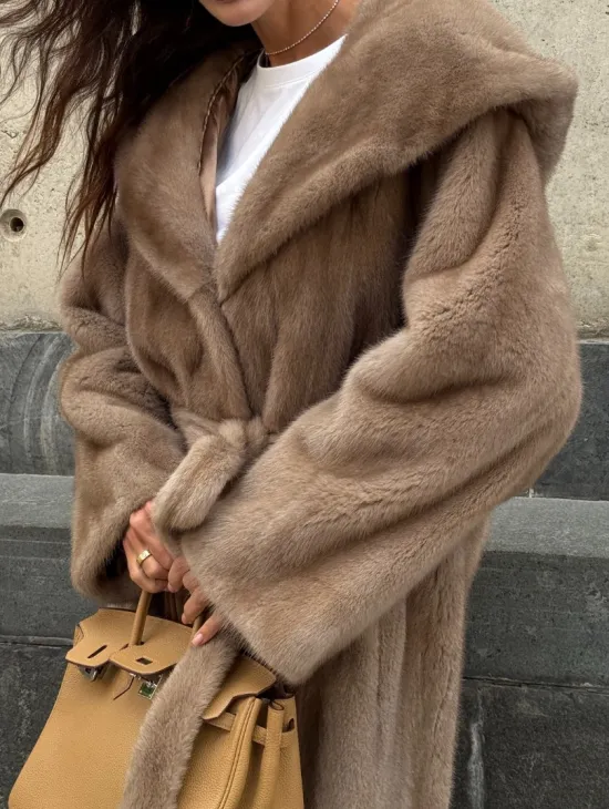 Длинная норковая шуба Pastel с капюшоном кобра