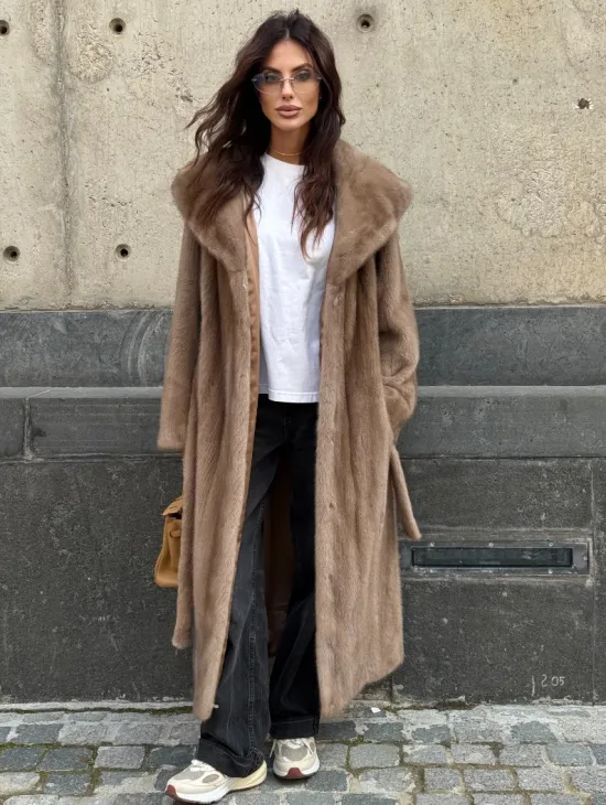 Длинная норковая шуба Pastel с капюшоном кобра