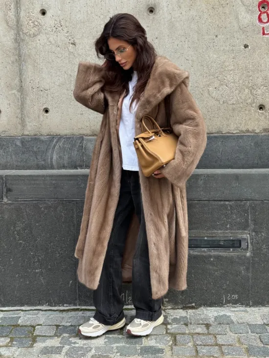 Длинная норковая шуба Pastel с капюшоном кобра