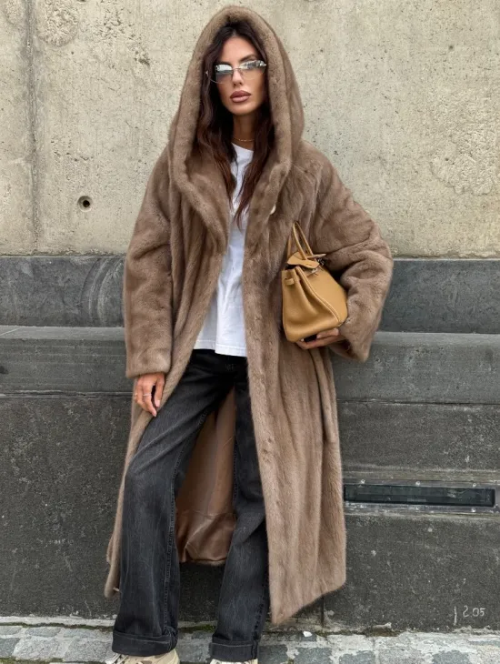 Длинная норковая шуба Pastel с капюшоном кобра