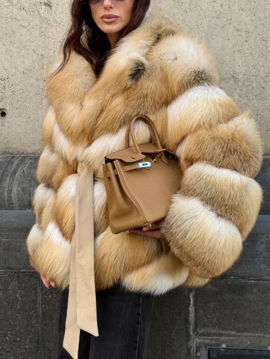 Шуба из меха лисы Golden Sunrise с английским воротником