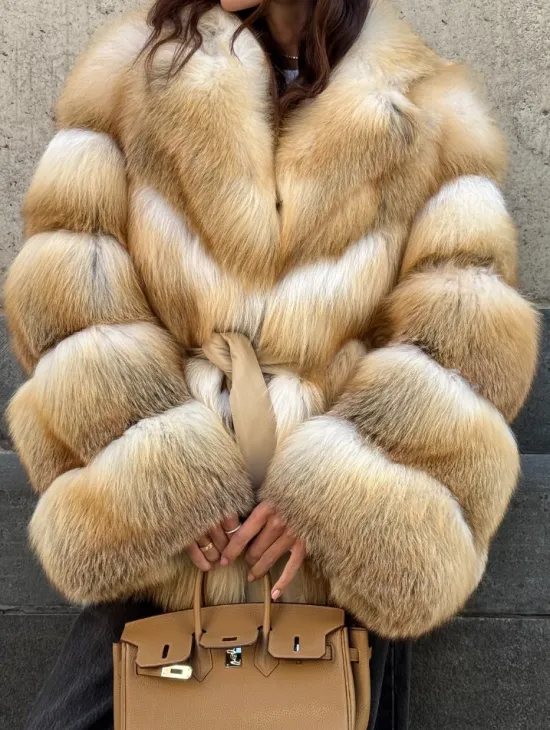Шуба из меха лисы Golden Sunrise с английским воротником