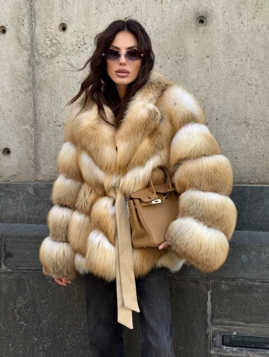 Шуба из меха лисы Golden Sunrise с английским воротником