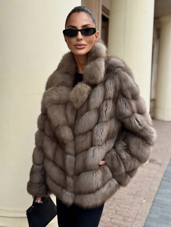 Короткая шуба из куницы - цвет пастель