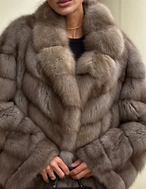 Короткая шуба из куницы - цвет пастель