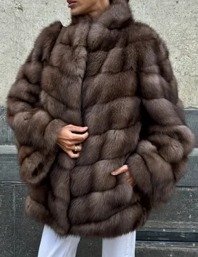 Женская шуба из меха куницы в цвете соболь