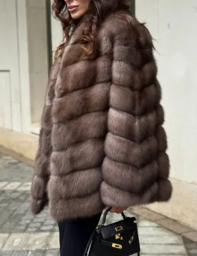 Женская шуба из меха куницы в цвете соболь