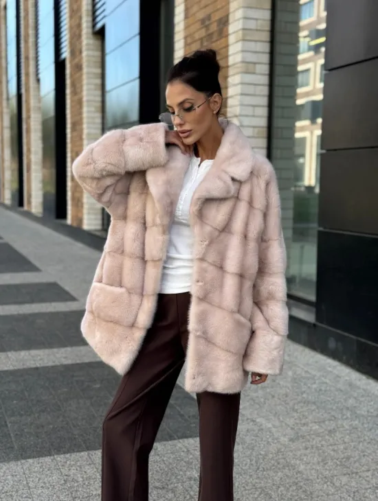 Шуба норковая пудрового цвета с английским воротником