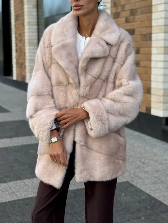 Шуба норковая пудрового цвета с английским воротником