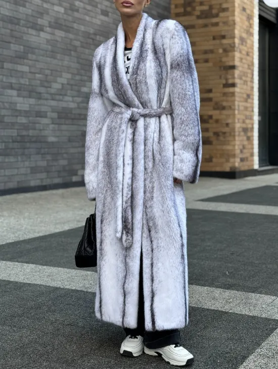 Длинная шуба из натурального импортного меха норки крестовки