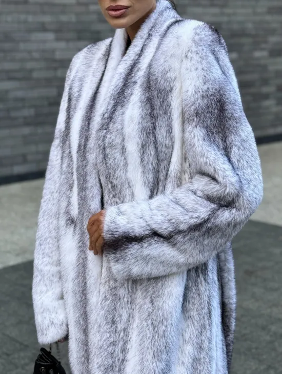 Длинная шуба из натурального импортного меха норки крестовки