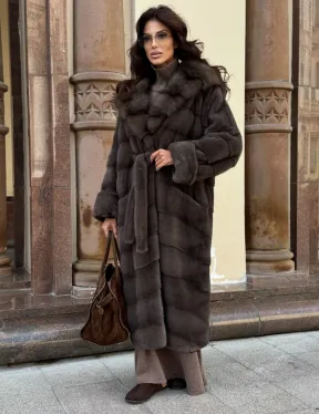 Шуба норковая в цвете мокко с капюшоном куница