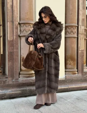 Шуба норковая в цвете мокко с капюшоном куница